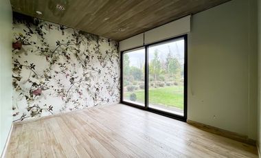 Casa MODERNA en venta de 7 dorm. en Colina