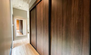 Casa MODERNA en venta de 7 dorm. en Colina