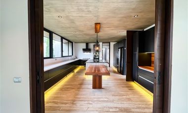 Casa MODERNA en venta de 7 dorm. en Colina
