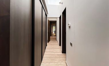 Casa MODERNA en venta de 7 dorm. en Colina