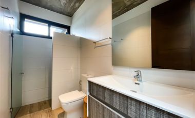 Casa MODERNA en venta de 7 dorm. en Colina