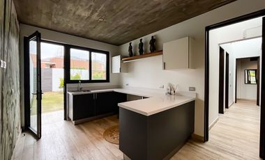 Casa MODERNA en venta de 7 dorm. en Colina