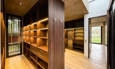 Casa MODERNA en venta de 7 dorm. en Colina