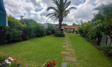 Casa de categoria en  VENTA Jose C Paz chile  2200