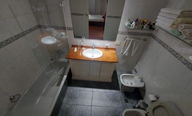 Casa de categoria en  VENTA Jose C Paz chile  2200