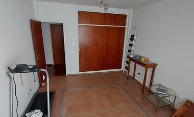 Casa de categoria en  VENTA Jose C Paz chile  2200