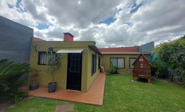 Casa de categoria en  VENTA Jose C Paz chile  2200