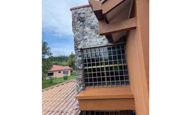 VENDO CASA DE DOS PISOS EN SANTA LUCIA