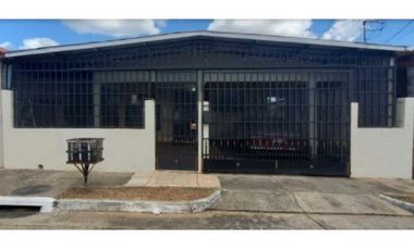 SE VENDE CASA EN URBANIZACION DON BOSCO