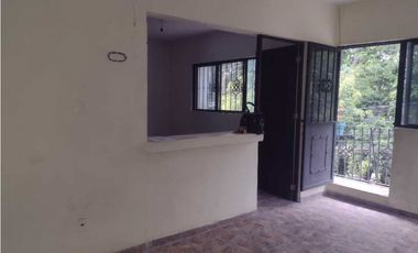 VENTA DE CASA TIPO DE SUELO MIXTO PARA REMODELAR