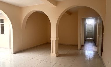 casa en arriendo en obrero. Cod A9161883