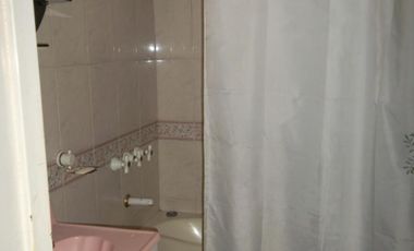 CASA 4 AMBIENTES EN DOS PLANTAS, CON FONDO Y GARAGE, J. L. SUAREZ