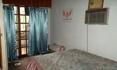 CASA 4 AMBIENTES EN DOS PLANTAS, CON FONDO Y GARAGE, J. L. SUAREZ