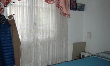 CASA 4 AMBIENTES EN DOS PLANTAS, CON FONDO Y GARAGE, J. L. SUAREZ