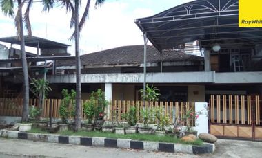 Dijual Rumah dengan 9 Kamar Tidur di Jl. Dukuh Kupang Timur, Surabaya