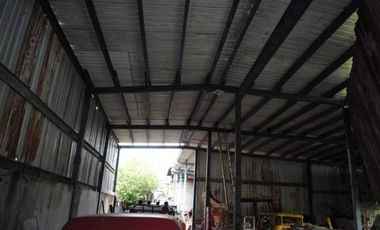 Se vende Terreno con oficinas y estructuras de galeras de 1,112 mts