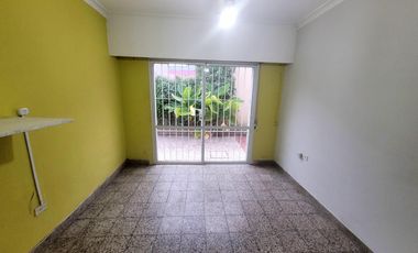 VENDO CASA EN ZONA RESIDENCIAL