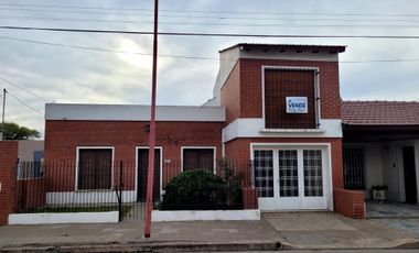 VENDO CASA EN ZONA RESIDENCIAL