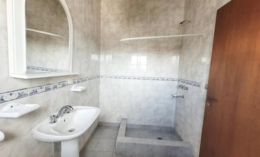 VENDO CASA EN ZONA RESIDENCIAL