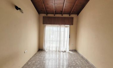 VENDO CASA EN ZONA RESIDENCIAL