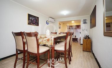 LINDA CASA CON AMPLIOS ESPACIOS