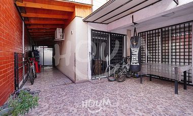 LINDA CASA CON AMPLIOS ESPACIOS