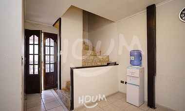 LINDA CASA CON AMPLIOS ESPACIOS