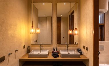 Leasehold - Tropical Luxury Living - Elegant 6 Bedroom Villa with Private Pool & Gym