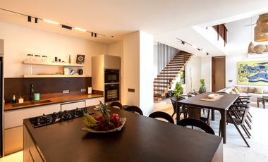 Leasehold - Tropical Luxury Living - Elegant 6 Bedroom Villa with Private Pool & Gym