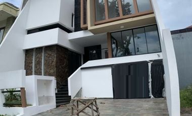 Dijual Rumah Modern Minimalis San Diego Pakuwon City Surabaya*_