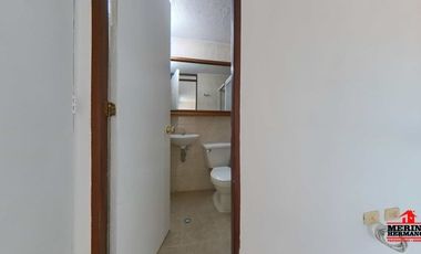 apartamento en arriendo en loma del escobero. Cod A6559