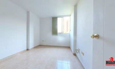 apartamento en arriendo en loma del escobero. Cod A6559