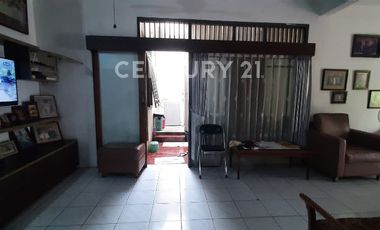 DI JUAL RUMAH 1 LANTAI TEBET LOKASI STRATEGIS DEKAT PUSAT KOTA
