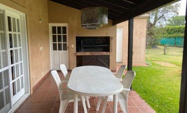 A. Chazarreta 100 Gral. Rodriguez - Casa 5 ambientes en venta