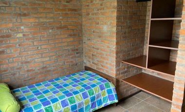 A. Chazarreta 100 Gral. Rodriguez - Casa 5 ambientes en venta