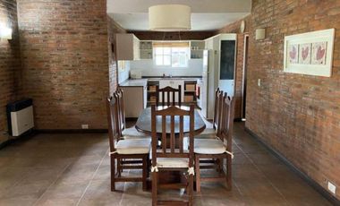 A. Chazarreta 100 Gral. Rodriguez - Casa 5 ambientes en venta