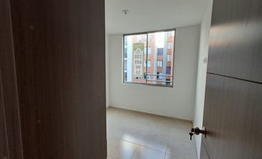 apartamento en venta en conjunto portal de la loma. Cod V118243