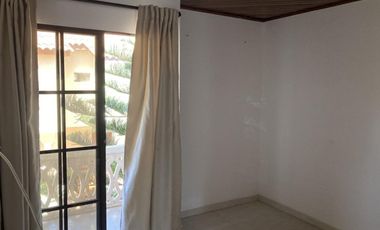 COD. 572 - SE ARRIENDA LOCAL - BARRIO: SAN CARLOS