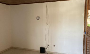 COD. 572 - SE ARRIENDA LOCAL - BARRIO: SAN CARLOS