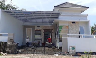 Rumah Pintu Gebyok, Desain Modern dan Klasik Konsep Villa di Jogja