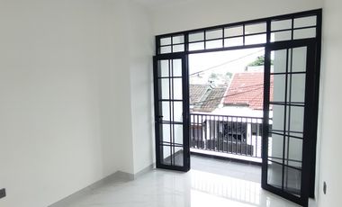 Rumah BRAND NEW American Classic 2 lantai  di Kencana Loka BSD