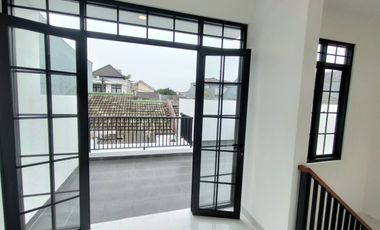Rumah BRAND NEW American Classic 2 lantai  di Kencana Loka BSD