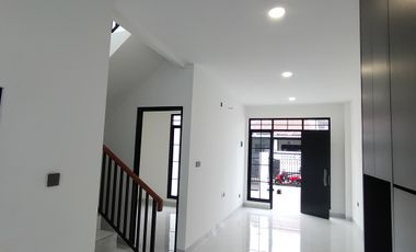 Rumah BRAND NEW American Classic 2 lantai  di Kencana Loka BSD
