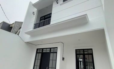 Rumah BRAND NEW American Classic 2 lantai  di Kencana Loka BSD