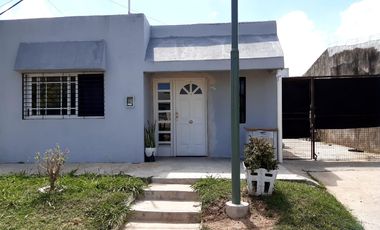 Casa en venta - 2 Dormitorios 1 Baño - Cochera - 200Mts2 - San Nicolás de Los Arroyos