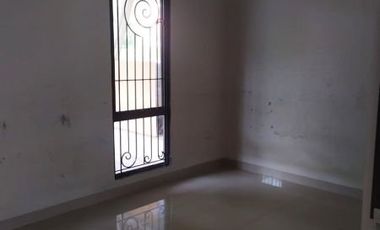 Disewakan Rumah 2lantai, Lokasi Strategis dekat Mall, Sekolah, Toll Bebas Banjir