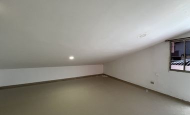casa en venta en ciudad jardín. Cod V106411