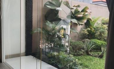 RUMAH SEMI VILLA TAMAN LUAS DI RENON HARGA MURAH