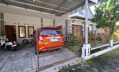 Rumah Tinggal 2 Lantai dalam Perum Amanusa Regency - Wedomartani Ngemplak Sleman