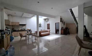 Rumah Tinggal 2 Lantai dalam Perum Amanusa Regency - Wedomartani Ngemplak Sleman